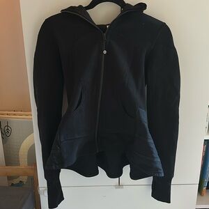 Lululemon | Special Edition Rare Hiver 2013 Scuba Hoodie Black Ruffled Up